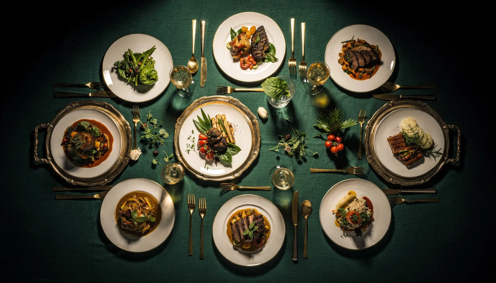 Mesa de buffet premium com iluminação dramática